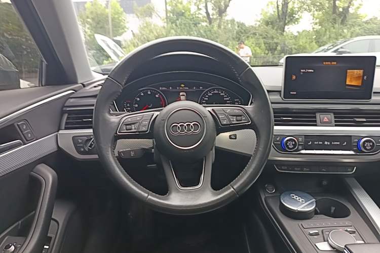 Used Audi A4L 2017 40 TFSI Fashion Model Steering Wheel