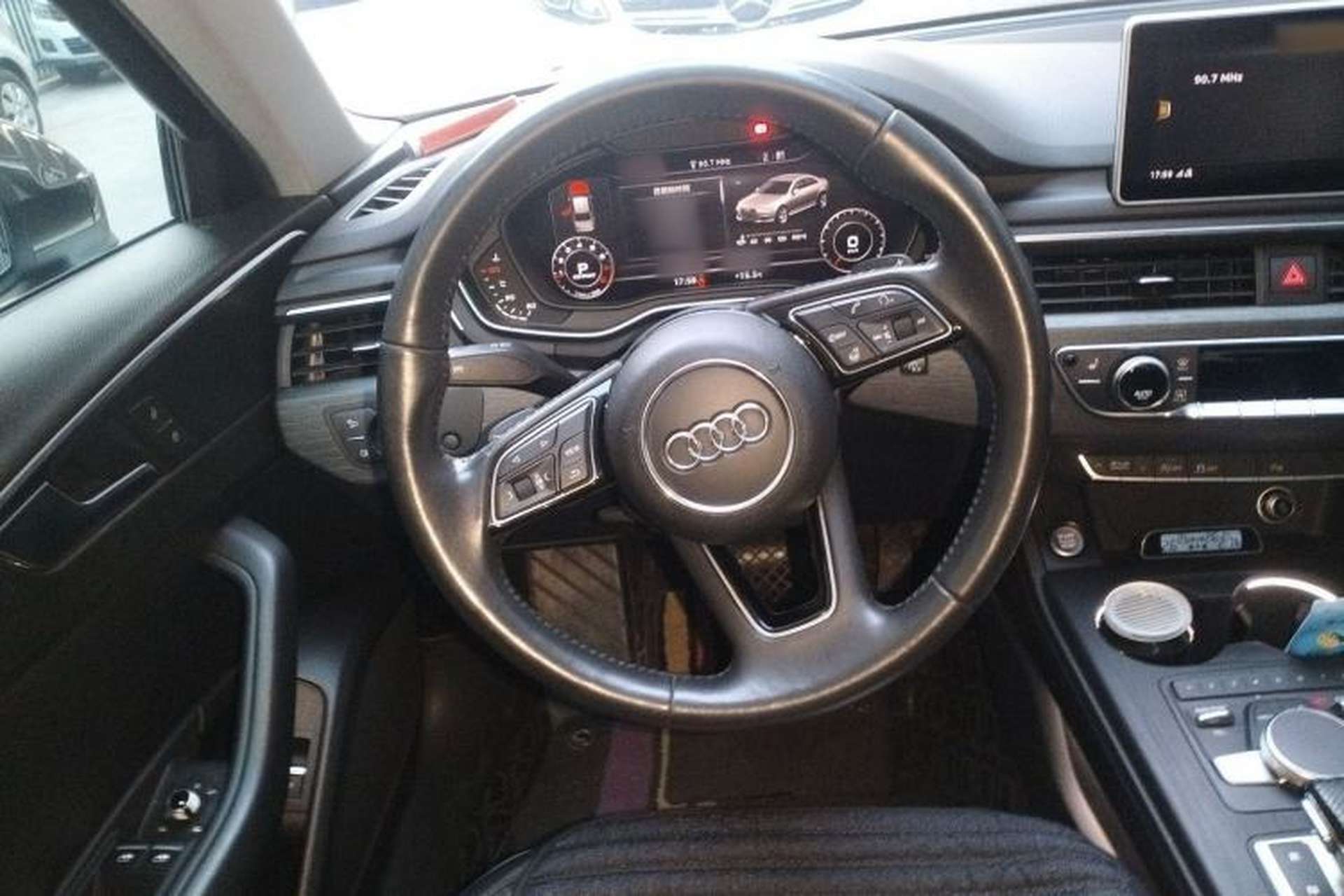 Used Audi A4L 2017 Plus 45 TFSI quattro Stylish Model Steering Wheel