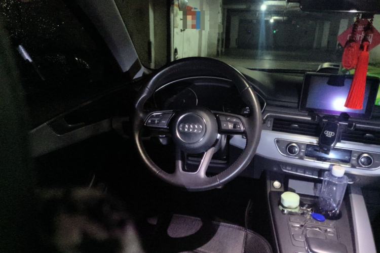 Used Audi A4L 2017 40 TFSI Fashion Model Steering Wheel