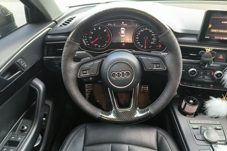 Used Audi A4L 2017 Plus 40 TFSI Ambition Model Steering Wheel