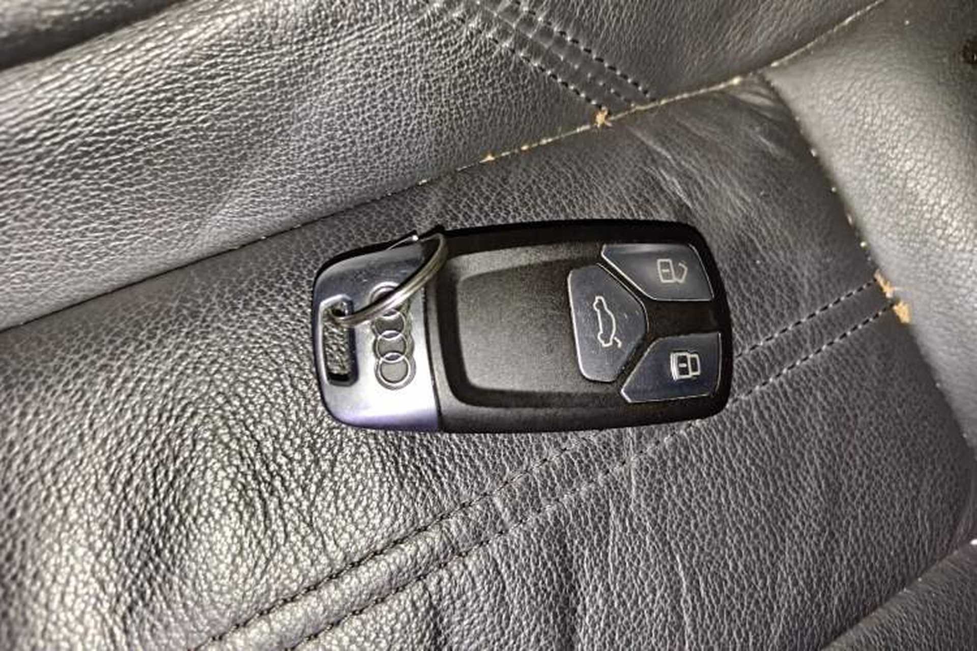 Used Audi A4L 2017 45 TFSI quattro Style Edition Vehicle Key