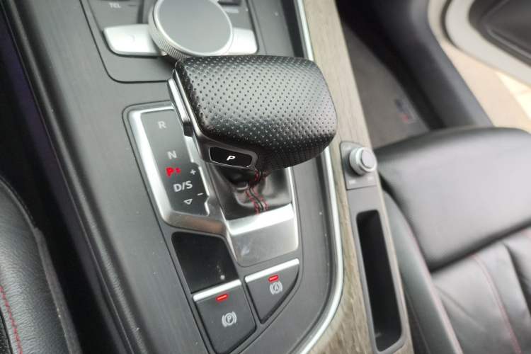Used Audi A4L 2017 45 TFSI quattro Special Edition Gear Lever