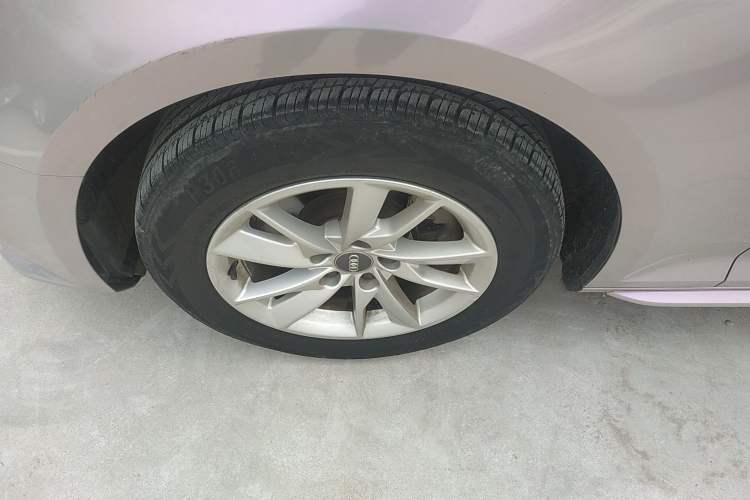 Used Audi A4L 2017 40 TFSI Ambition Edition Left Front Wheel Hub