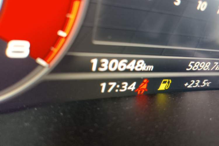 Used Audi A4L 2017 45 TFSI quattro Special Edition Odometer Close Up