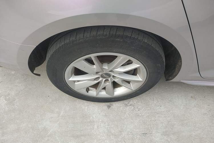 Used Audi A4L 2017 40 TFSI Ambition Edition Right Rear Wheel Hub