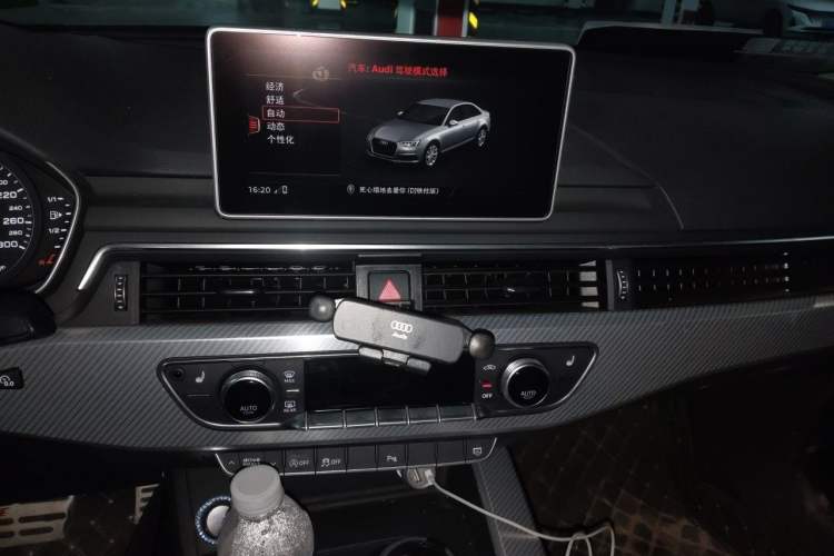 Used Audi A4L 2017 40 TFSI Fashion Model Audio And AC Panel