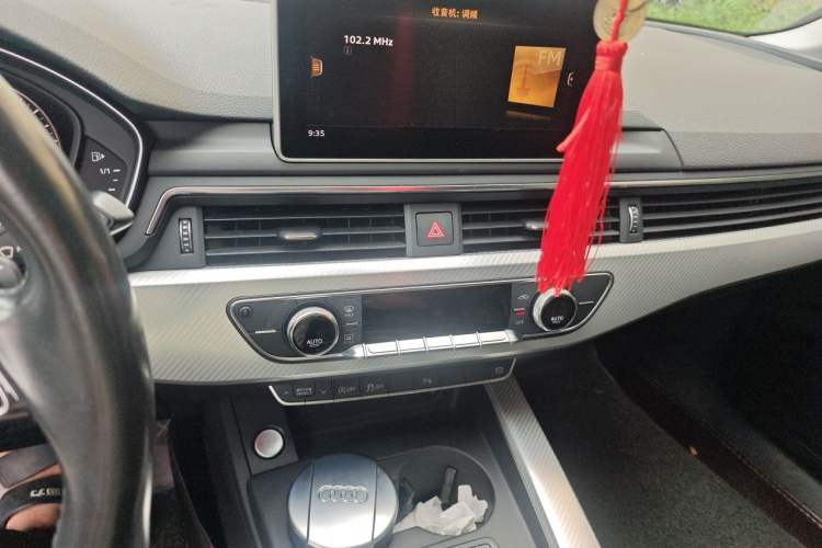 Used Audi A4L 2017 40 TFSI Fashion Model Audio And AC Panel