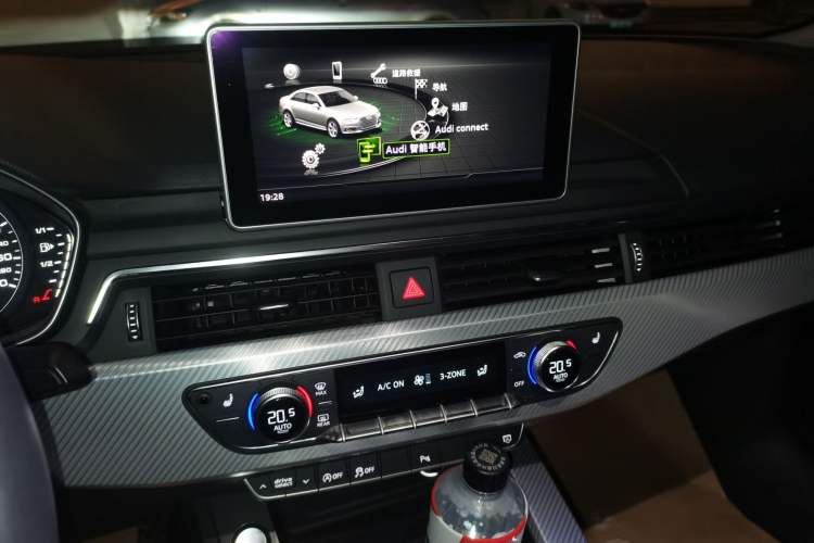 Used Audi A4L 2017 40 TFSI Fashion Model Audio And AC Panel
