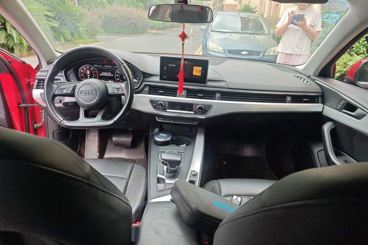 Used Audi A4L 2017 40 TFSI Fashion Model Center Console