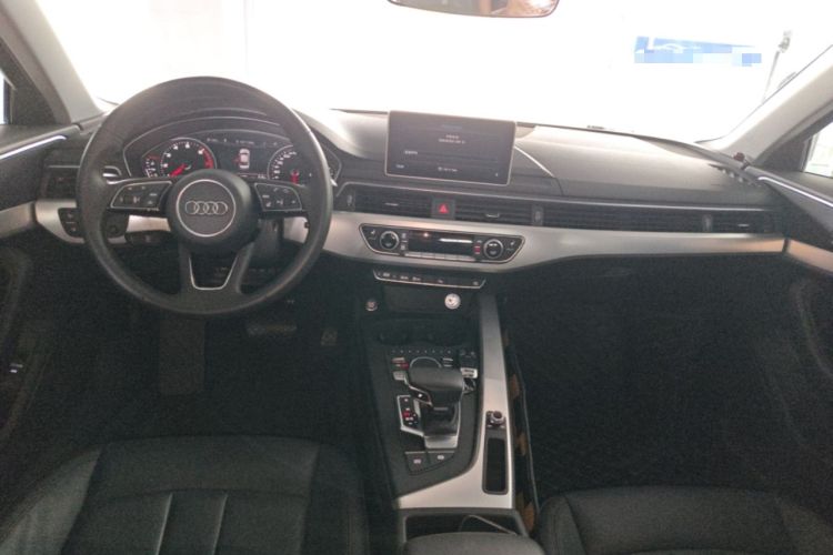 Used Audi A4L 2017 40 TFSI Fashion Model Center Console