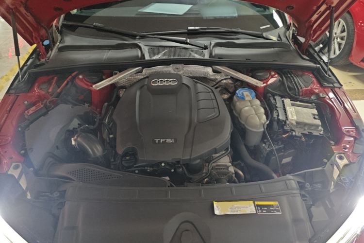 Used Audi A4L 2017 40 TFSI Fashion Model Engine Bay