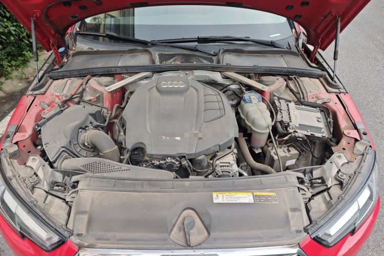 Used Audi A4L 2017 40 TFSI Fashion Model Engine Bay