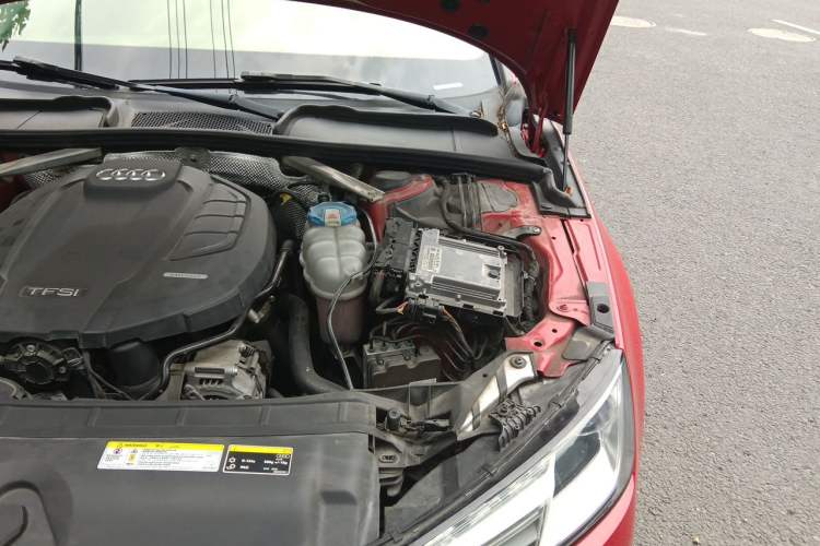 Used Audi A4L 2017 40 TFSI Ambition Edition Engine Bay Left