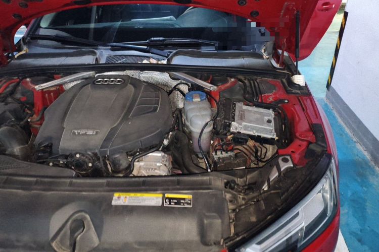 Used Audi A4L 2017 40 TFSI Fashion Model Engine Bay Left