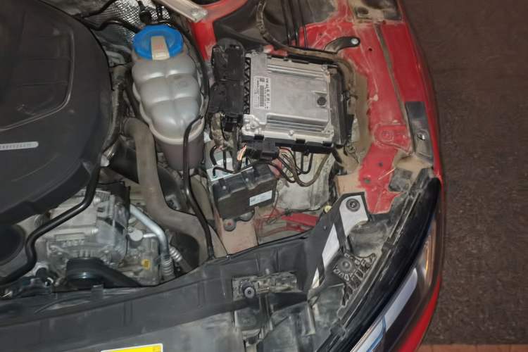 Used Audi A4L 2017 40 TFSI Fashion Model Engine Bay Left