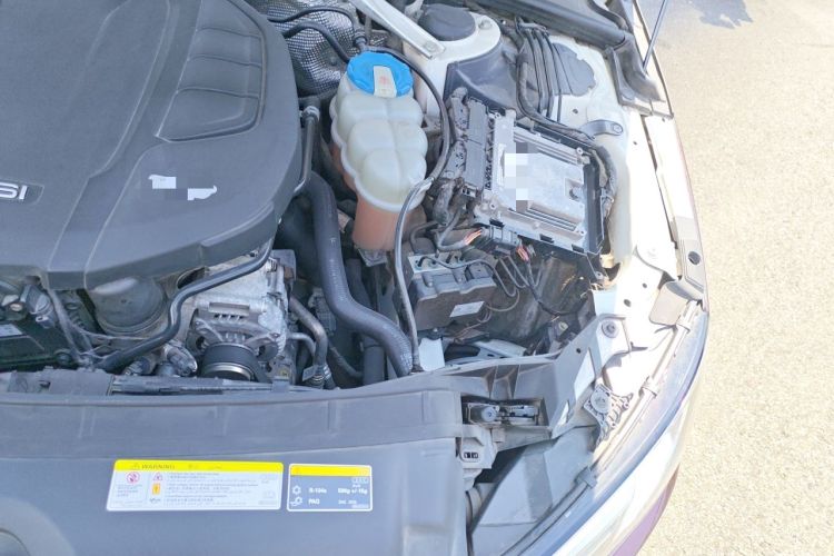 Used Audi A4L 2017 40 TFSI Fashion Model Engine Bay Left