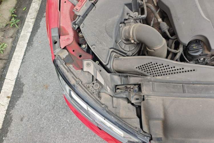 Used Audi A4L 2017 40 TFSI Fashion Model Engine Bay Right