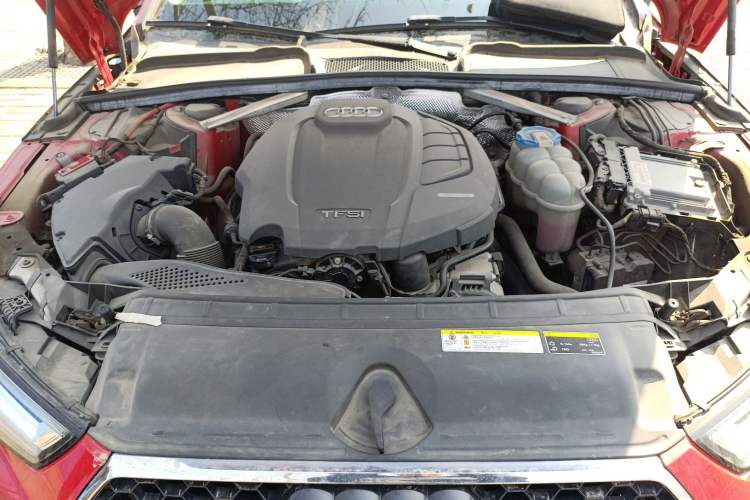Used Audi A4L 2017 40 TFSI Fashion Model Engine Bay
