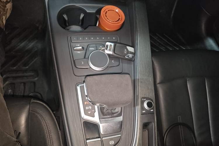 Used Audi A4L 2017 40 TFSI Fashion Model Gear Lever
