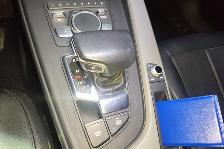 Used Audi A4L 2017 40 TFSI Ambition Edition Gear Lever