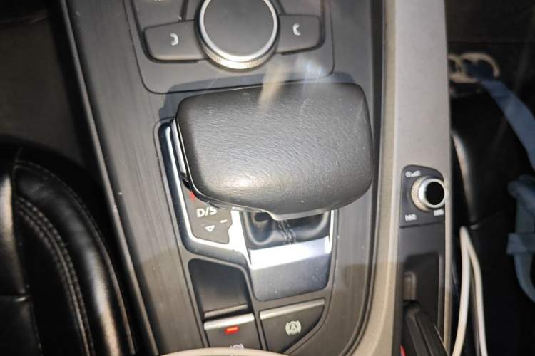 Used Audi A4L 2017 40 TFSI Ambition Edition Gear Lever