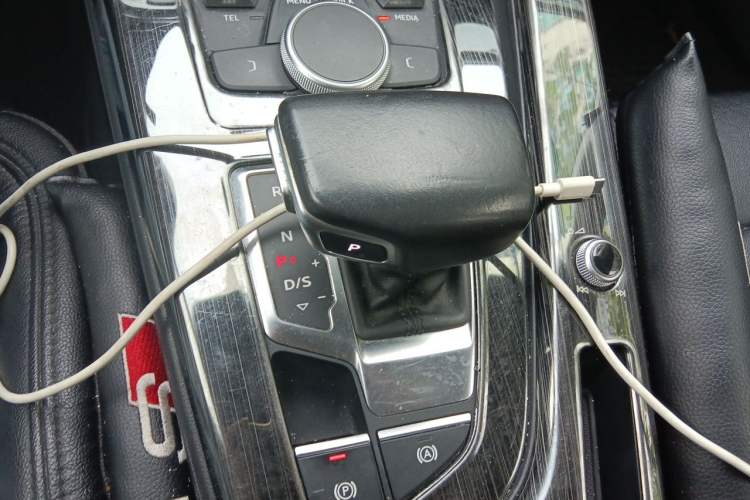 Used Audi A4L 2017 40 TFSI Ambition Edition Gear Lever