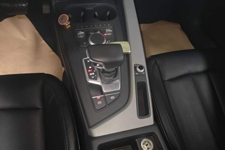 Used Audi A4L 2017 Plus 40 TFSI Ambition Model Gear Lever