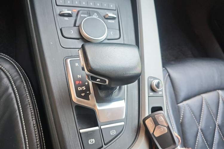 Used Audi A4L 2017 Plus 40 TFSI Ambition Model Gear Lever