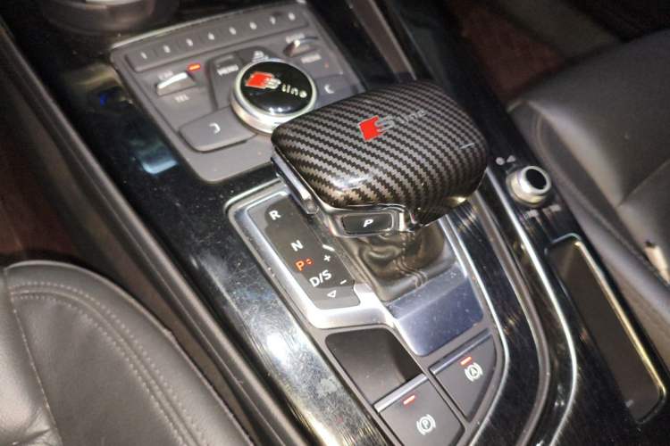 Used Audi A4L 2017 40 TFSI Fashion Model Gear Lever