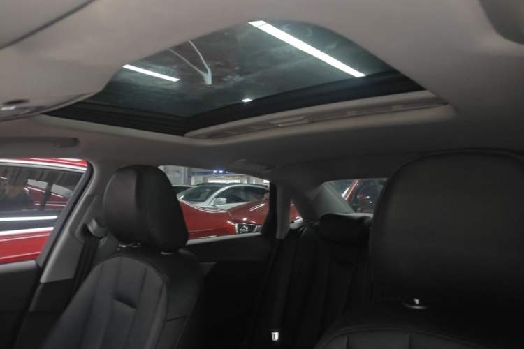 Used Audi A4L 2017 Plus 40 TFSI Ambition Model Headliner