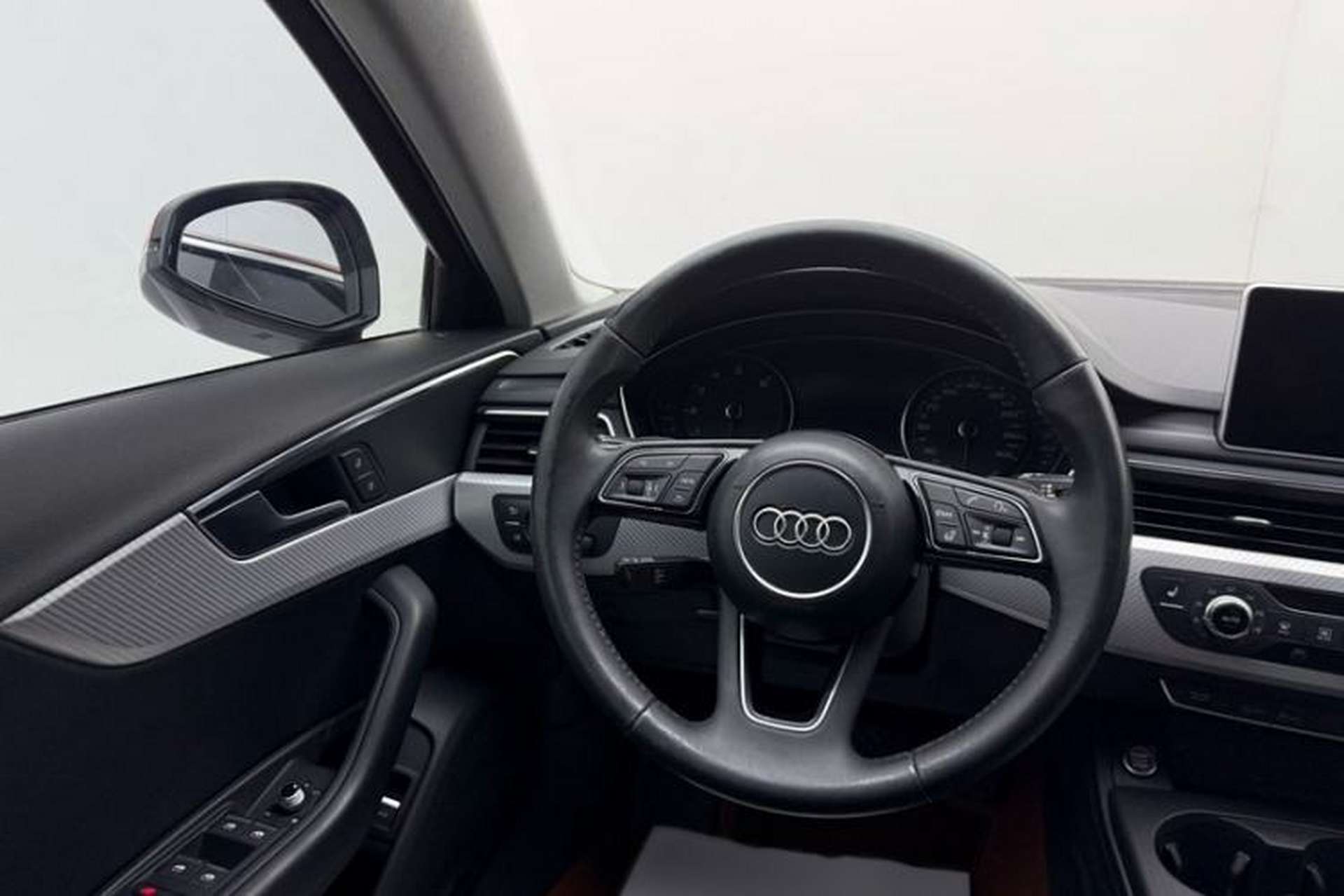 Used Audi A4L 2017 Plus 40 TFSI Ambition Model Interior 2