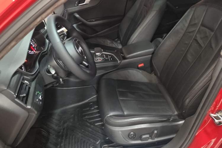Used Audi A4L 2017 40 TFSI Fashion Model Left Front Seat