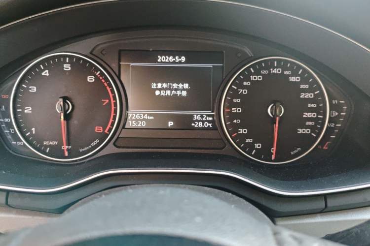 Used Audi A4L 2017 Plus 40 TFSI Ambition Model Odometer Close Up
