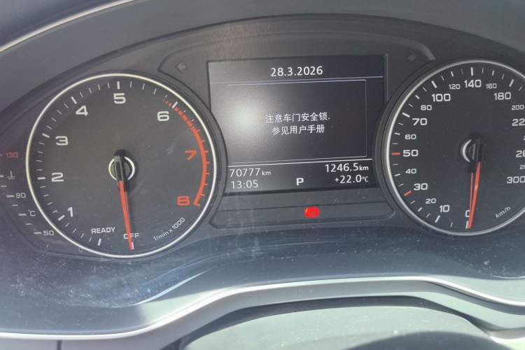 Used Audi A4L 2017 Plus 40 TFSI Ambition Model Odometer Close Up