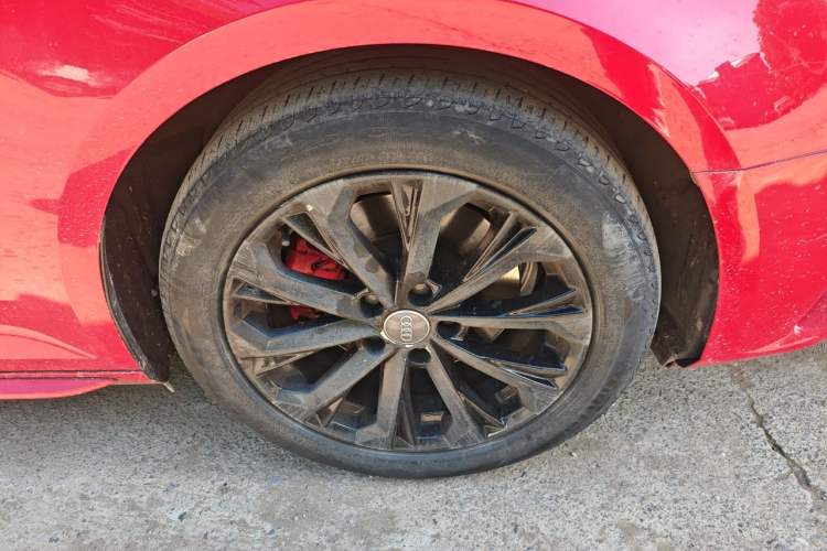 Used Audi A4L 2017 Plus 40 TFSI Ambition Model Right Front Wheel Hub