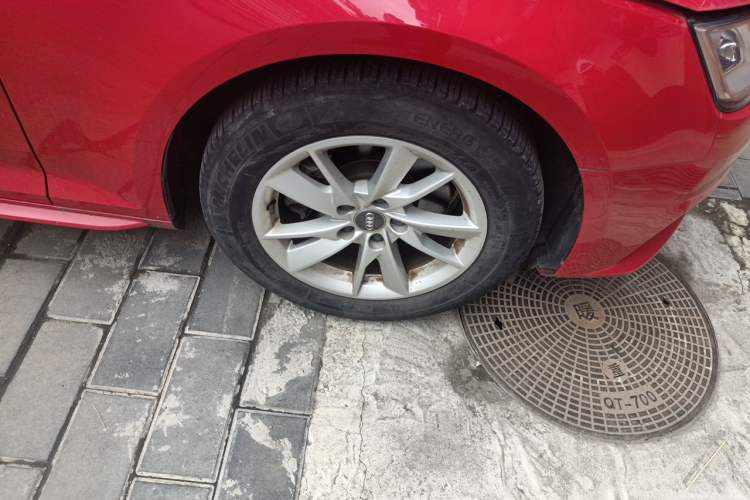 Used Audi A4L 2017 40 TFSI Ambition Edition Right Front Wheel Hub