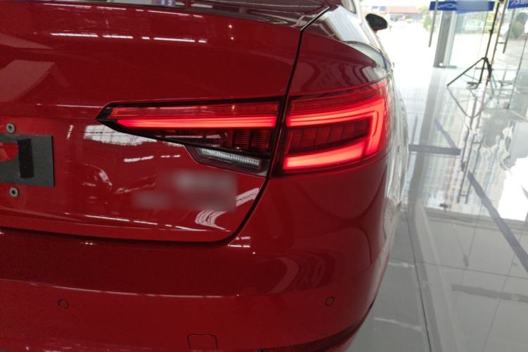 Used Audi A4L 2017 40 TFSI Fashion Model Right Rear Taillight
