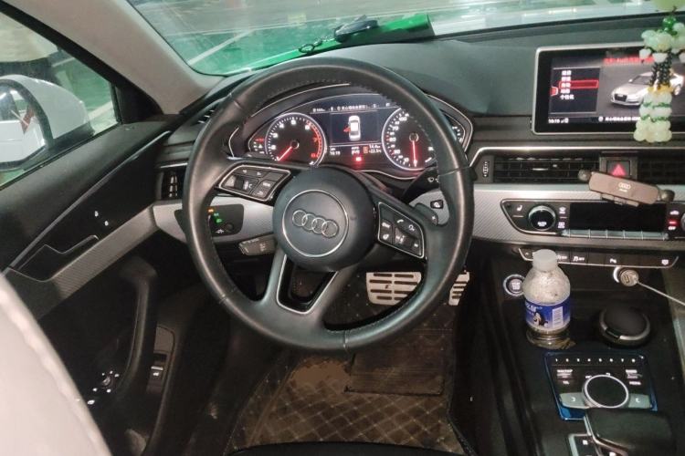 Used Audi A4L 2017 40 TFSI Fashion Model Steering Wheel