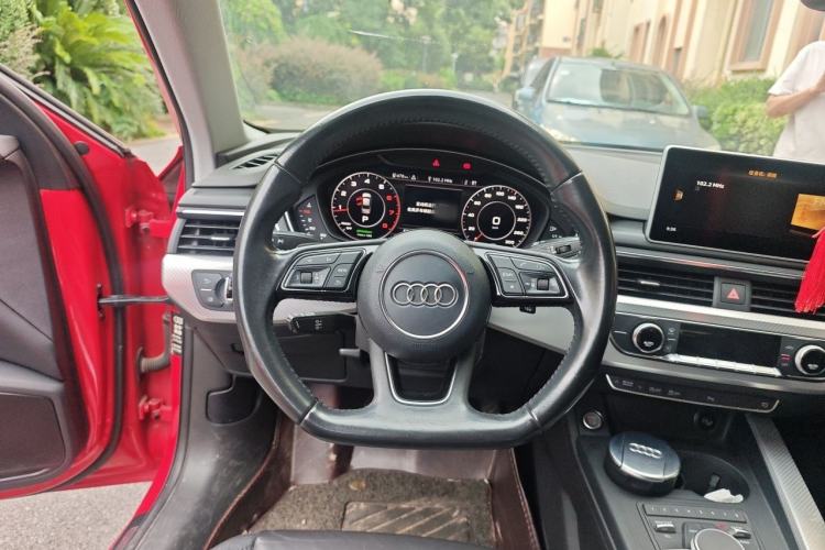 Used Audi A4L 2017 40 TFSI Fashion Model Steering Wheel