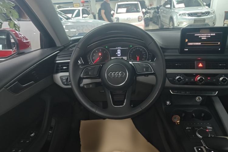 Used Audi A4L 2017 Plus 40 TFSI Ambition Model Steering Wheel