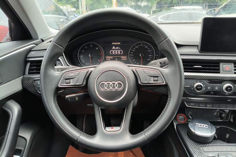 Used Audi A4L 2017 Plus 40 TFSI Ambition Model Steering Wheel