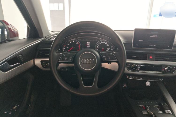 Used Audi A4L 2017 40 TFSI Fashion Model Steering Wheel