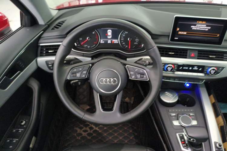 Used Audi A4L 2017 40 TFSI Fashion Model Steering Wheel