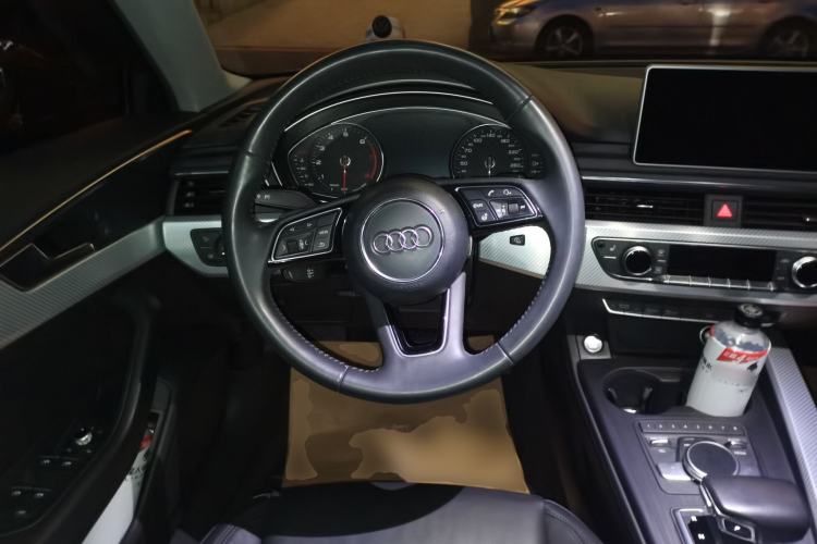 Used Audi A4L 2017 40 TFSI Fashion Model Steering Wheel