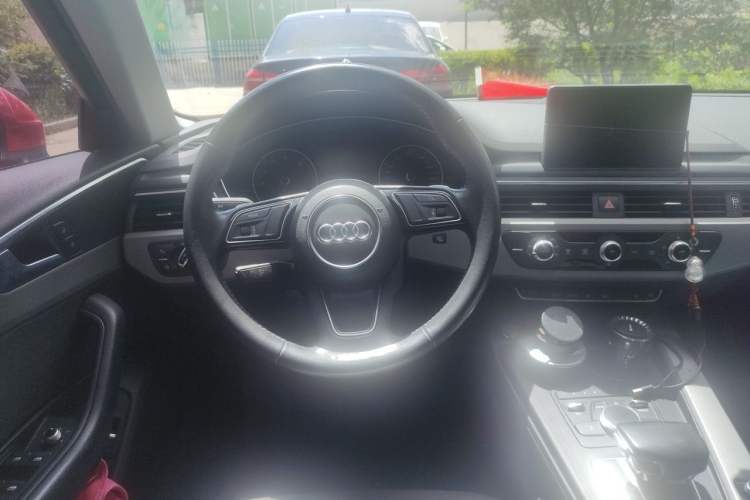 Used Audi A4L 2017 40 TFSI Ambition Edition Steering Wheel