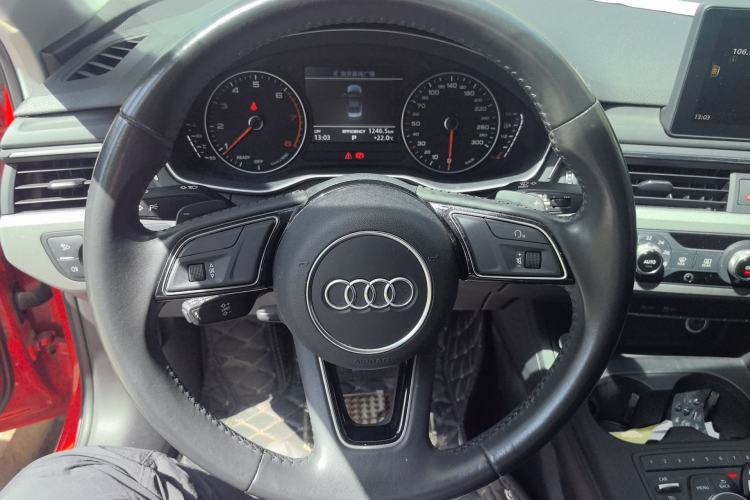 Used Audi A4L 2017 Plus 40 TFSI Ambition Model Steering Wheel