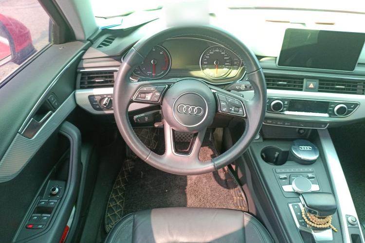 Used Audi A4L 2017 40 TFSI Fashion Model Steering Wheel