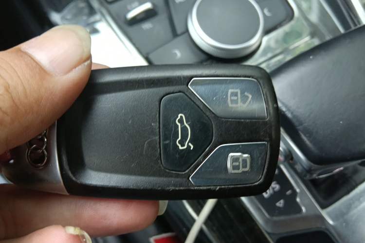 Used Audi A4L 2017 40 TFSI Ambition Edition Vehicle Key