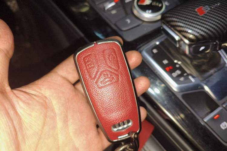 Used Audi A4L 2017 40 TFSI Fashion Model Vehicle Key
