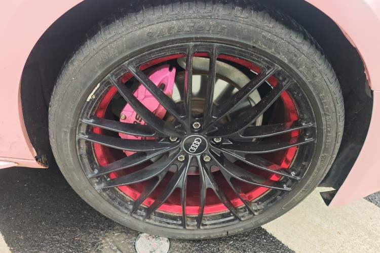 Used Audi A4L 2017 40 TFSI Fashion Model Right Front Wheel Hub